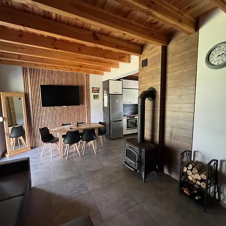 Dom Nad Jeziorem Hartowiec * Grodziczno