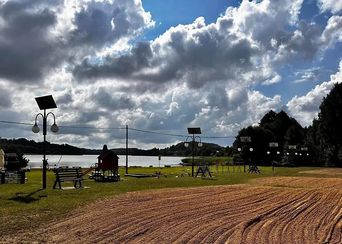 Dom Nad Jeziorem Hartowiec 别墅 *